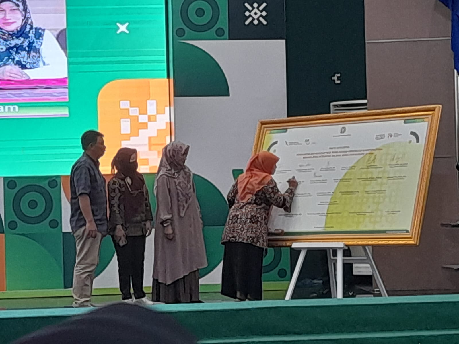 Dekanat FMIPA Tanda Tangani Pencanangan ZI-WBK
