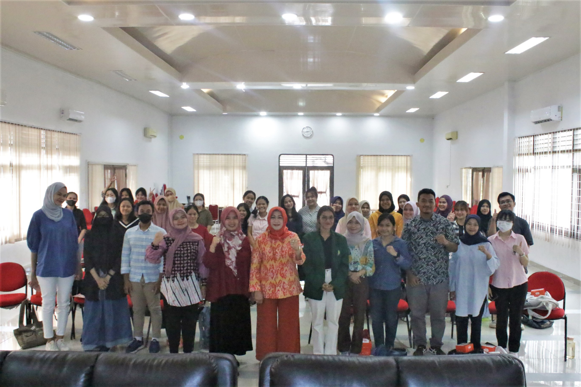Faculty of Cultural Sciences Holds Halal Bihalal Event with the Theme "Purify the Heart, Establish Silahturahmi and Increase Achievement"