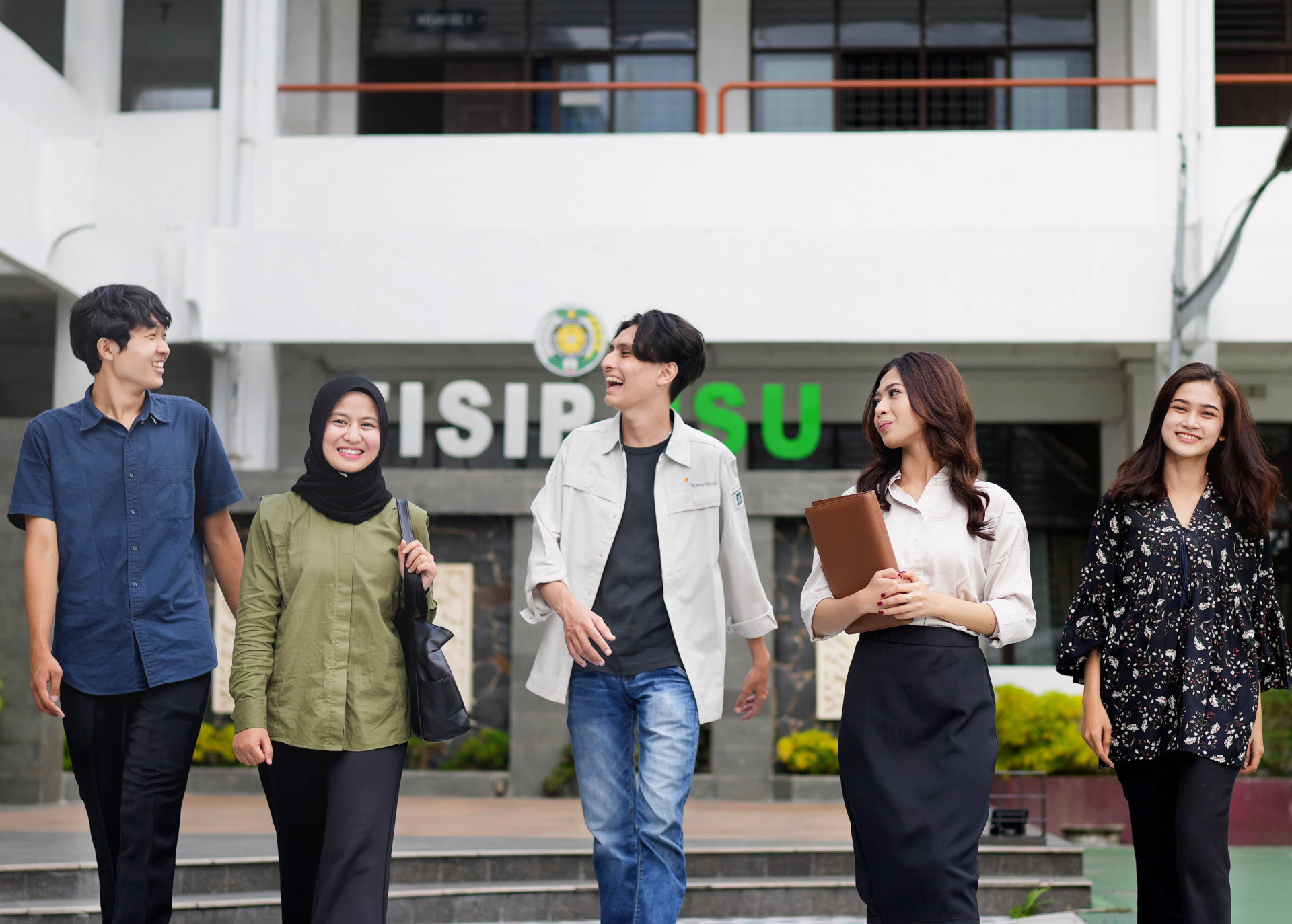CAROUSEL BANNER FISIP TWO