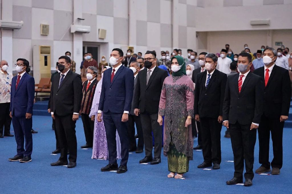 USU Rector Inaugurates 19 Officials to Fill Directorate, Agency, Institution and Work Unit Leadership Positions
