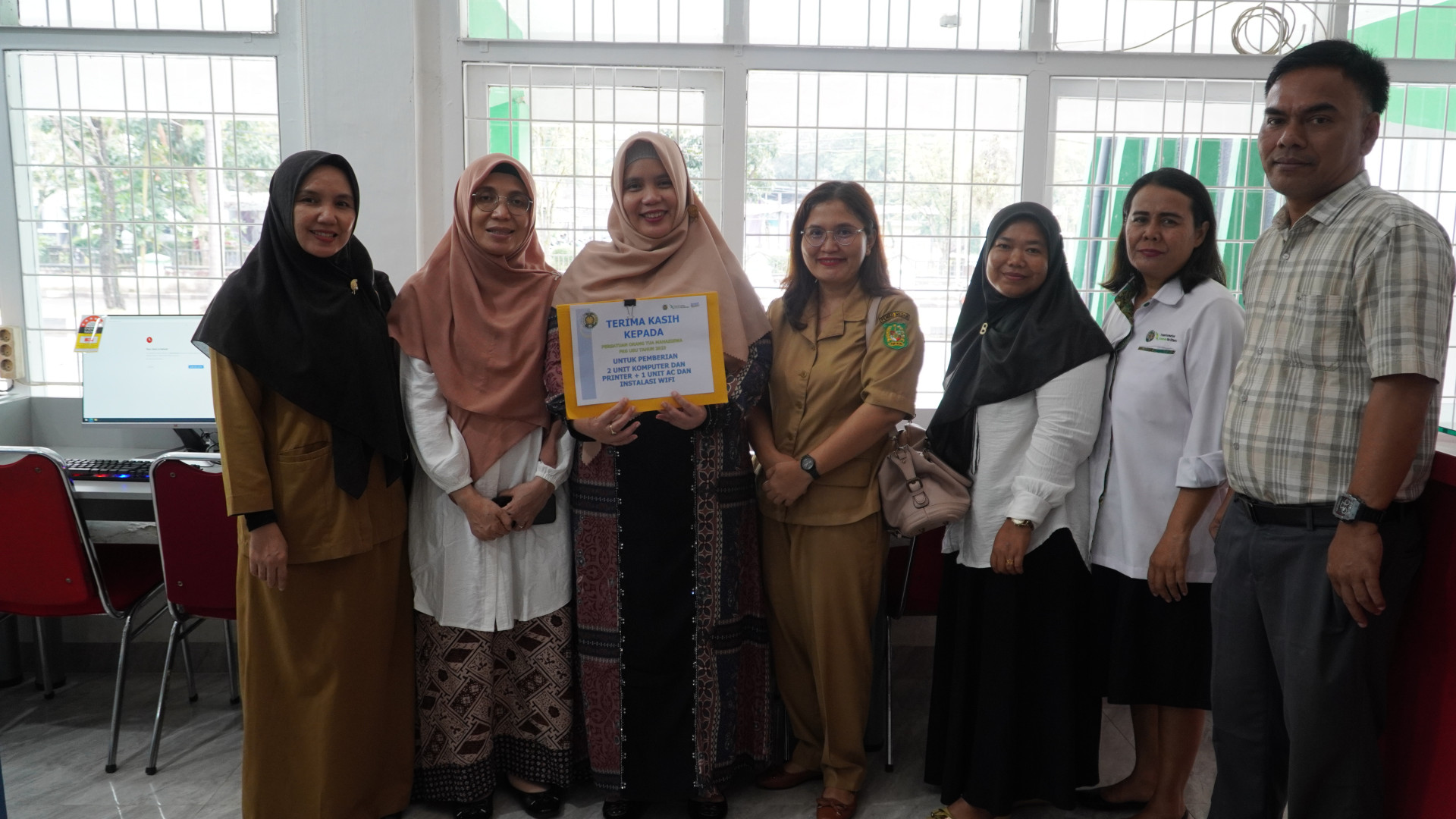 Penyerahan Sumbangan POM FKG USU Tahun 2023 Membawa Nuansa Baru di Perpustakaan FKG USU