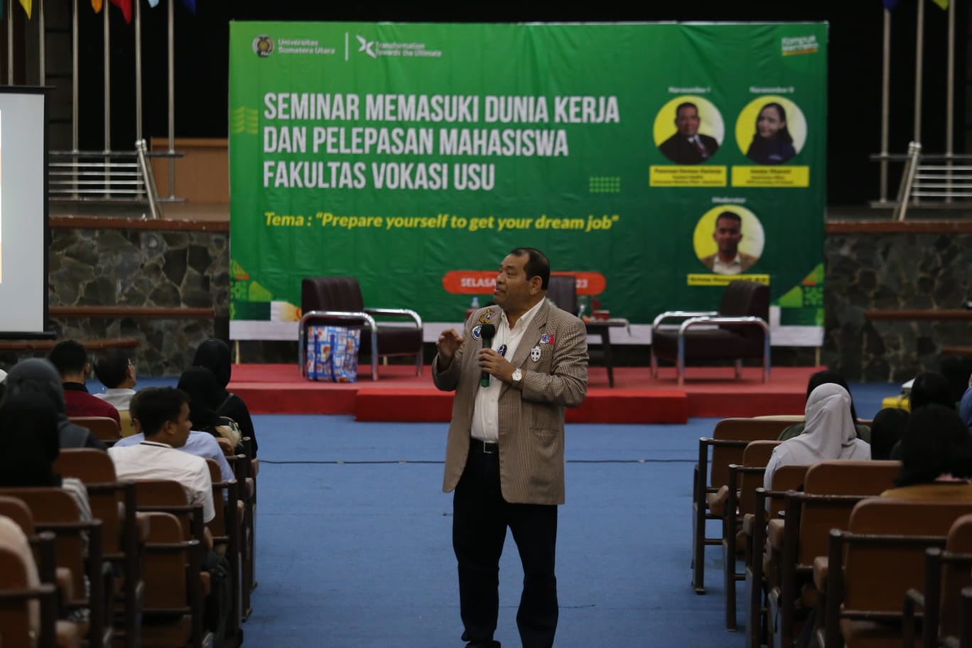 Seminar on Preparing to Enter the World of Work for Vocational Graduates