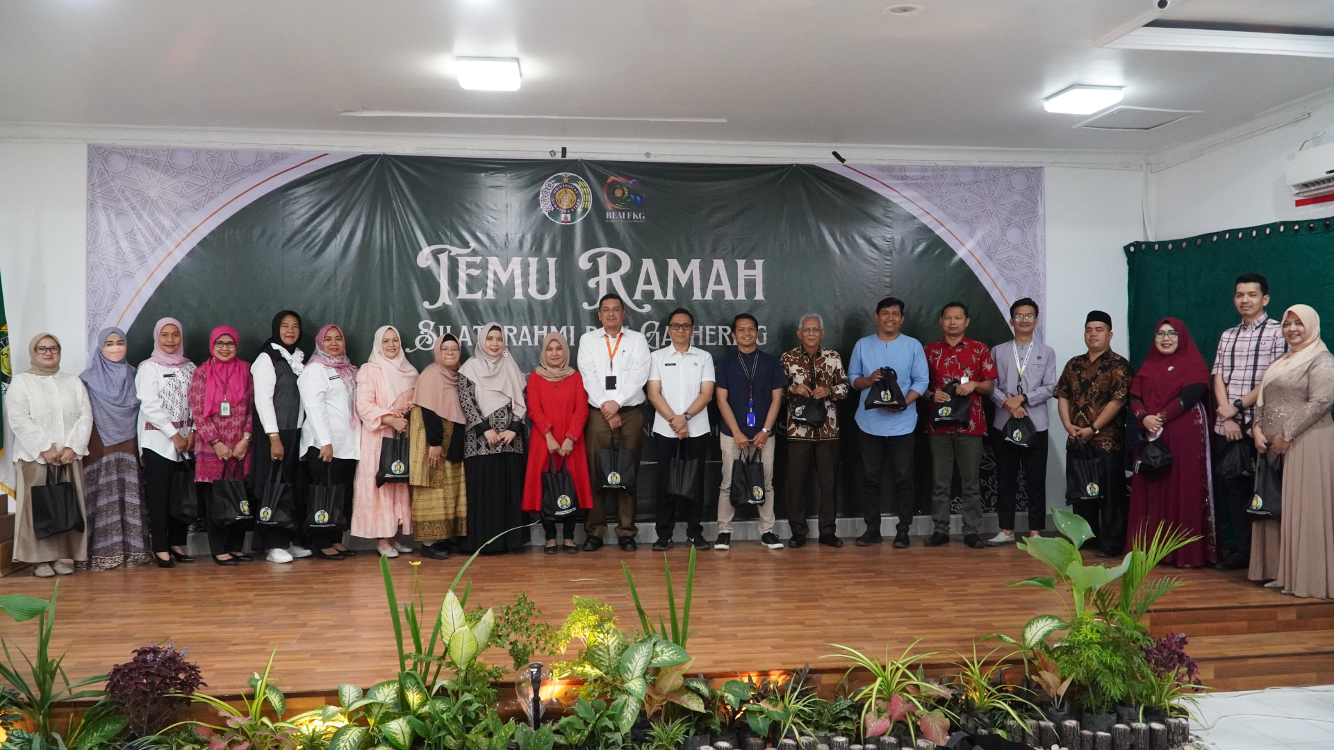 Temu Ramah Gathering FKG USU: Memperkuat Kerjasama Dengan Alumni Dan Mitra Usaha Dalam Rangka Penunjang IKU