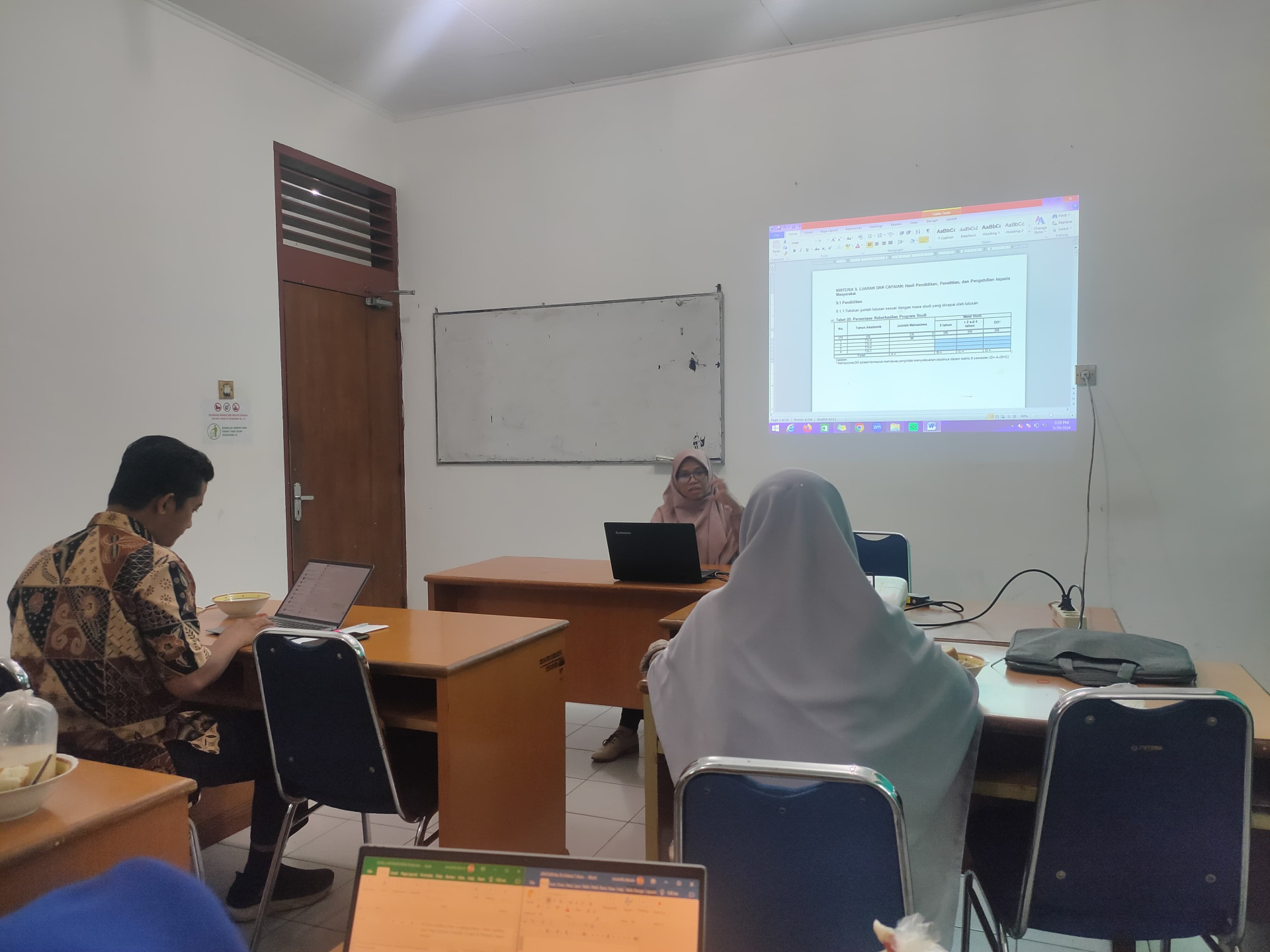 Meeting of the Accreditation Form Compilation Team for the USU Master's Program in Pharmaceutical Science