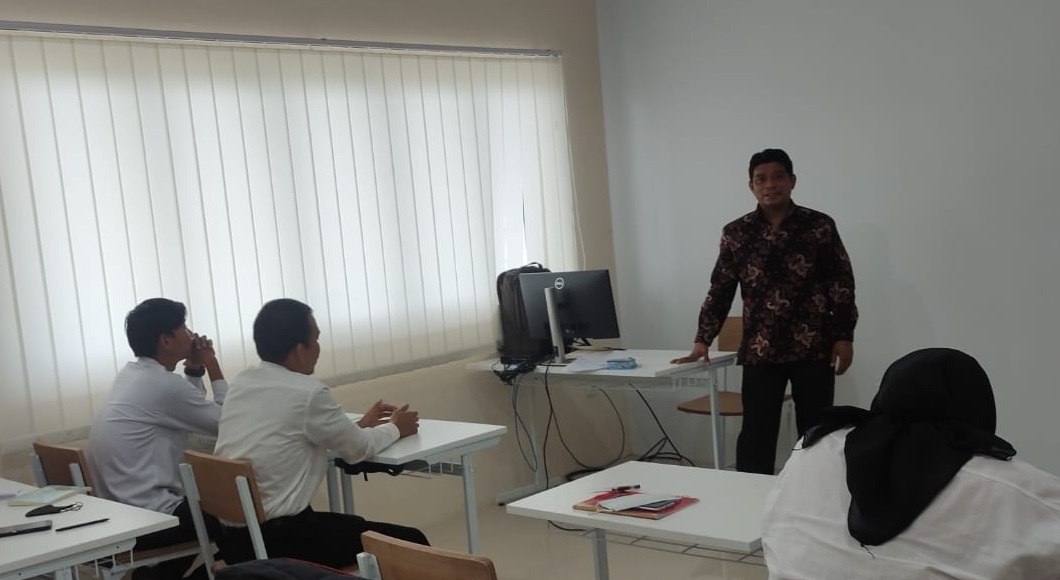 A DTE Lecturer Delivered Training in BBPLK Medan