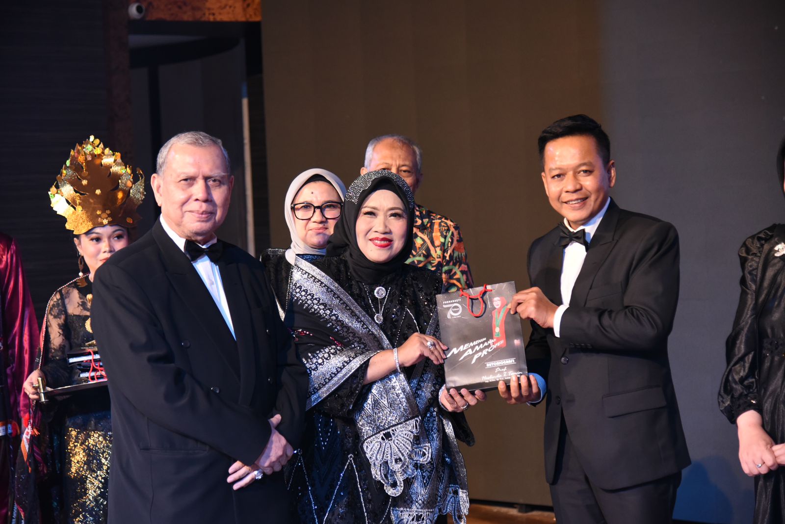 Fulfilling the Duty of the Profession: 70-Year Retirement of FKG Professor