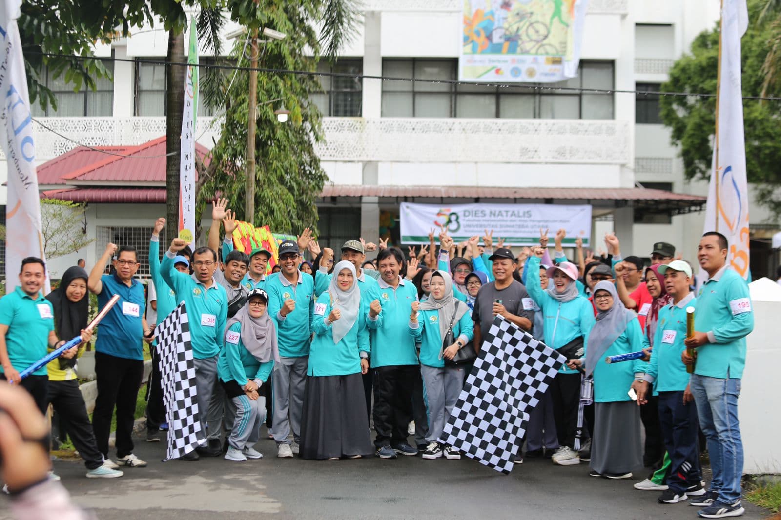 Fun Walk Enlivened the 67th Anniversary of FP USU