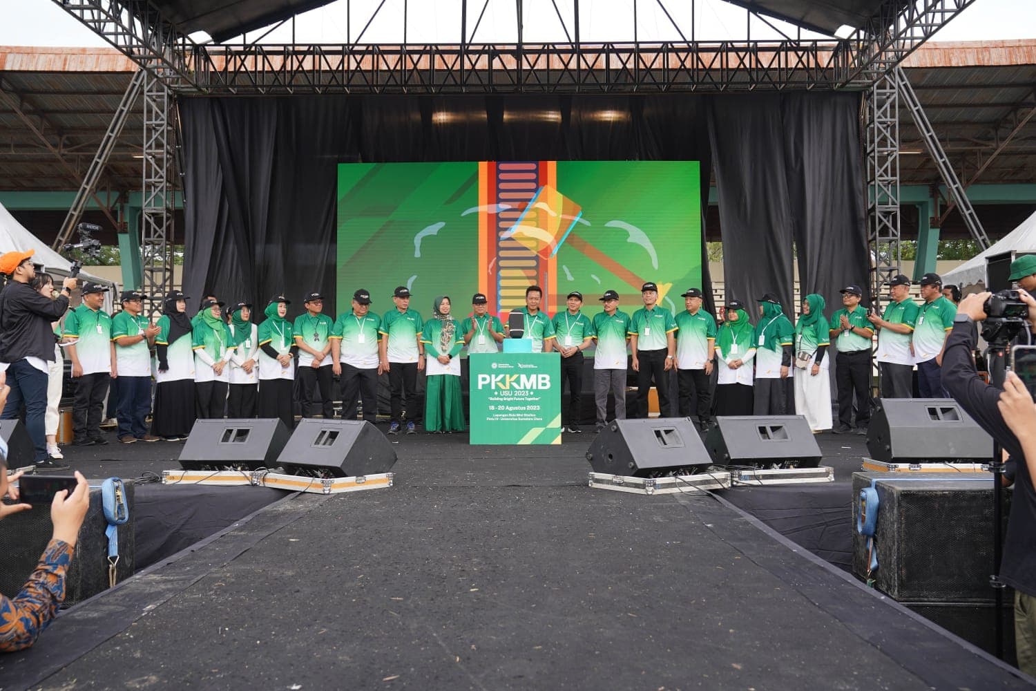 Opening of PKKMB USU 2023 Enlivened by Fiki Naki
