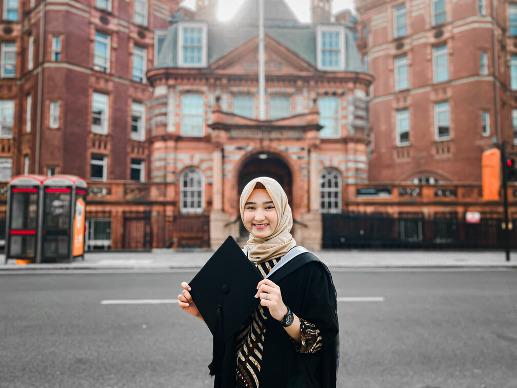 Rica Asrosa: Who Never Gives Up on Dreams