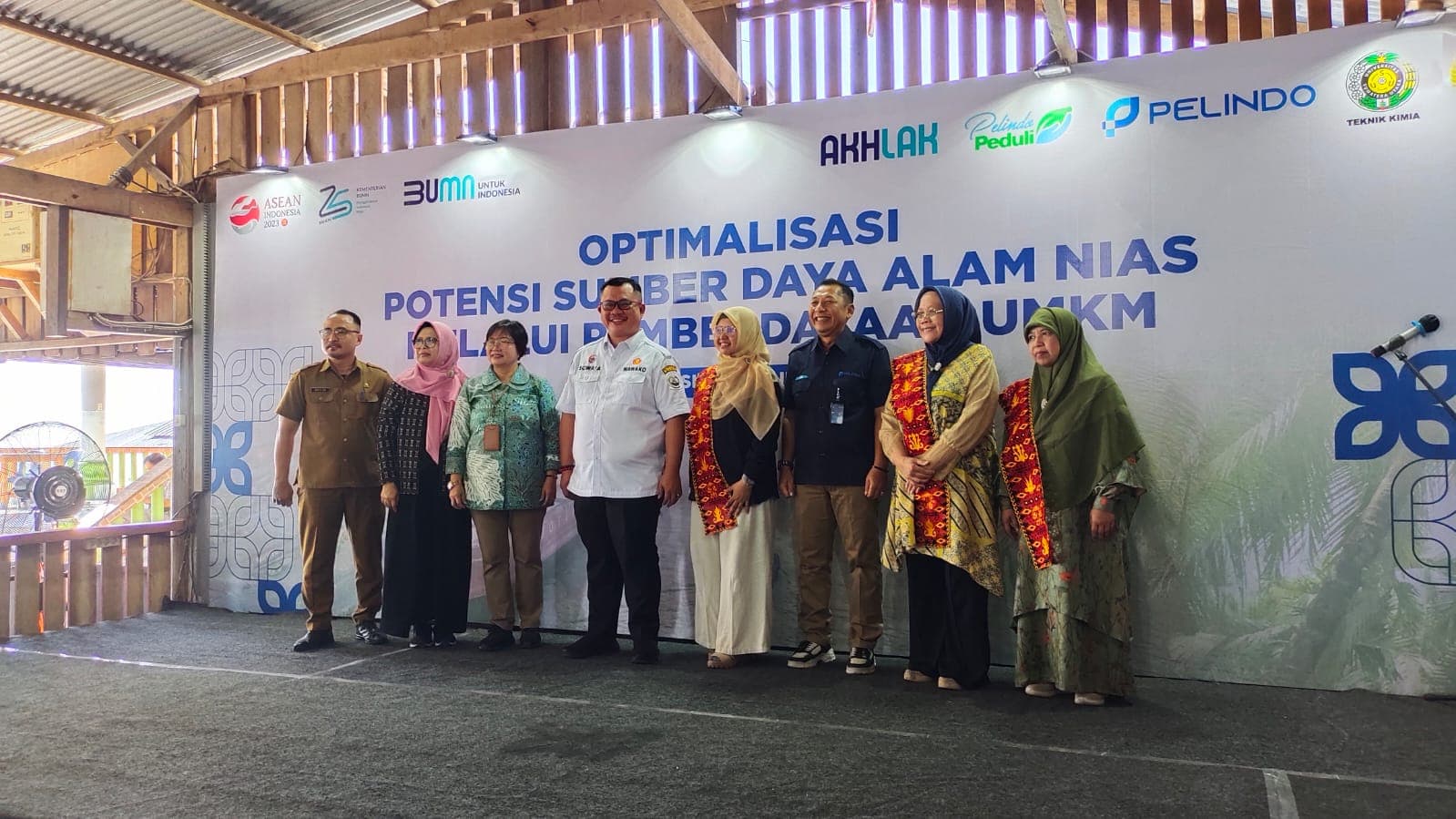 USU Lecturer Team Encourages the Downstreaming of Coconut