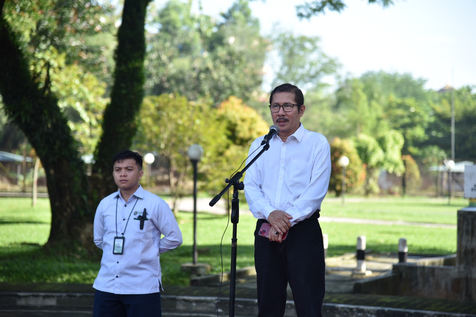 Vice Rector IV USU Leads Routine Morning Assembly