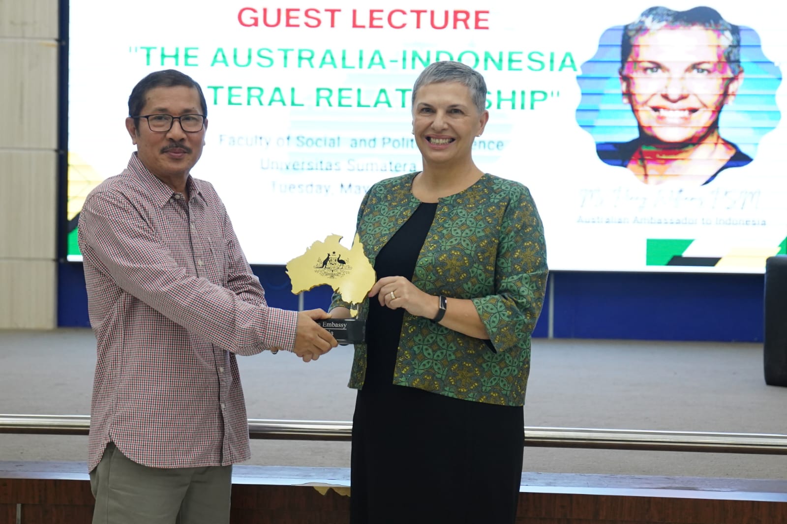 Guest Lecturer at FISIP USU Presents Australian Ambassador
