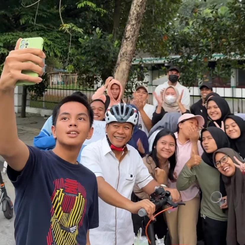 Rector Muryanto Amin Bulk Buying Student's "Takjil" Products