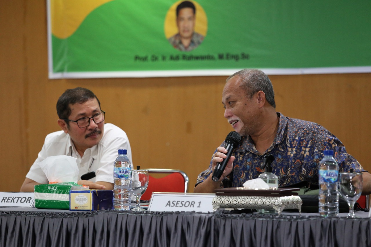 Lamsama Assessment of USU DIII Physics Study Program