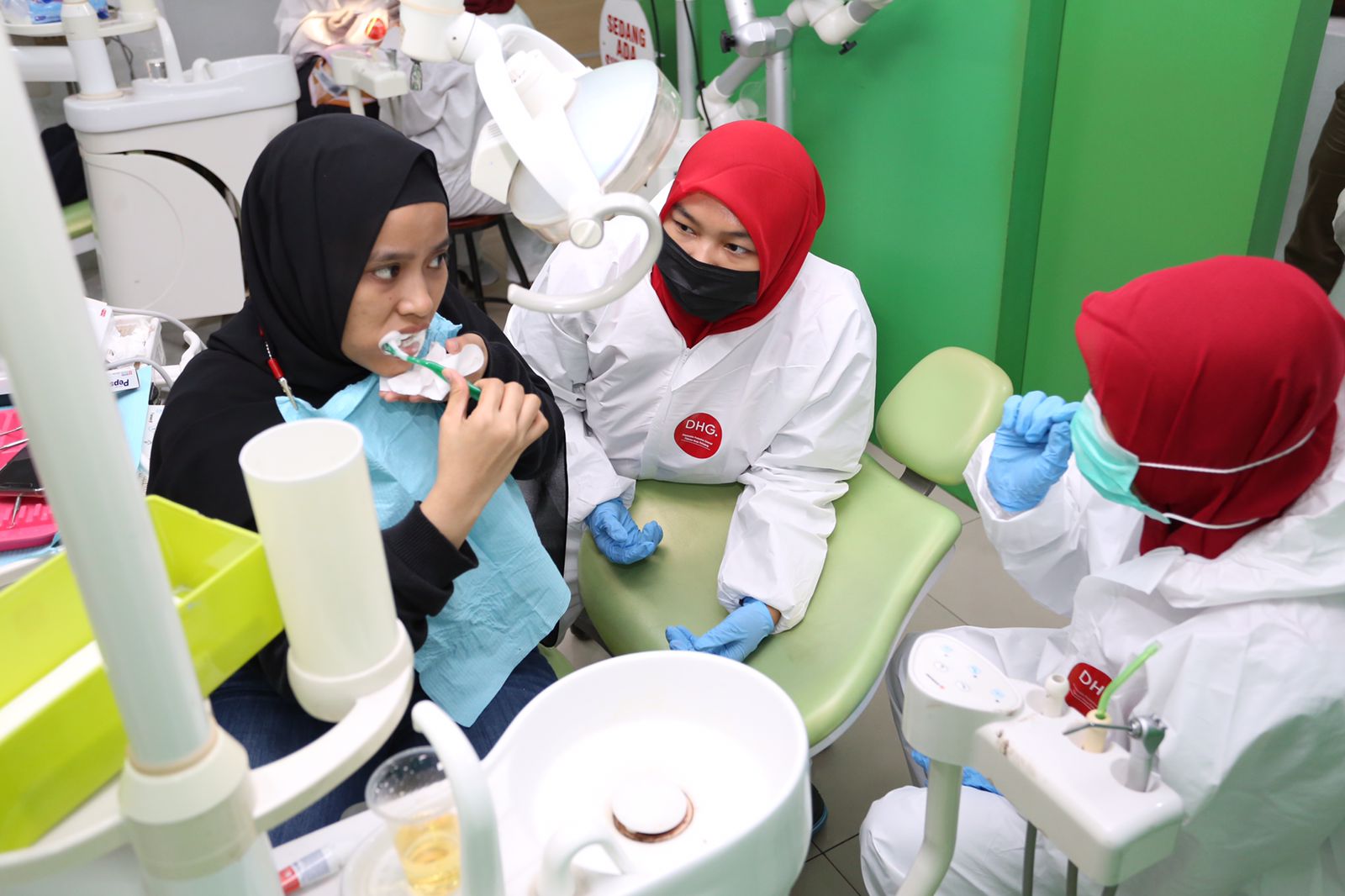 Unilever Collaborates with USU FKG to Hold National Dental Health Month