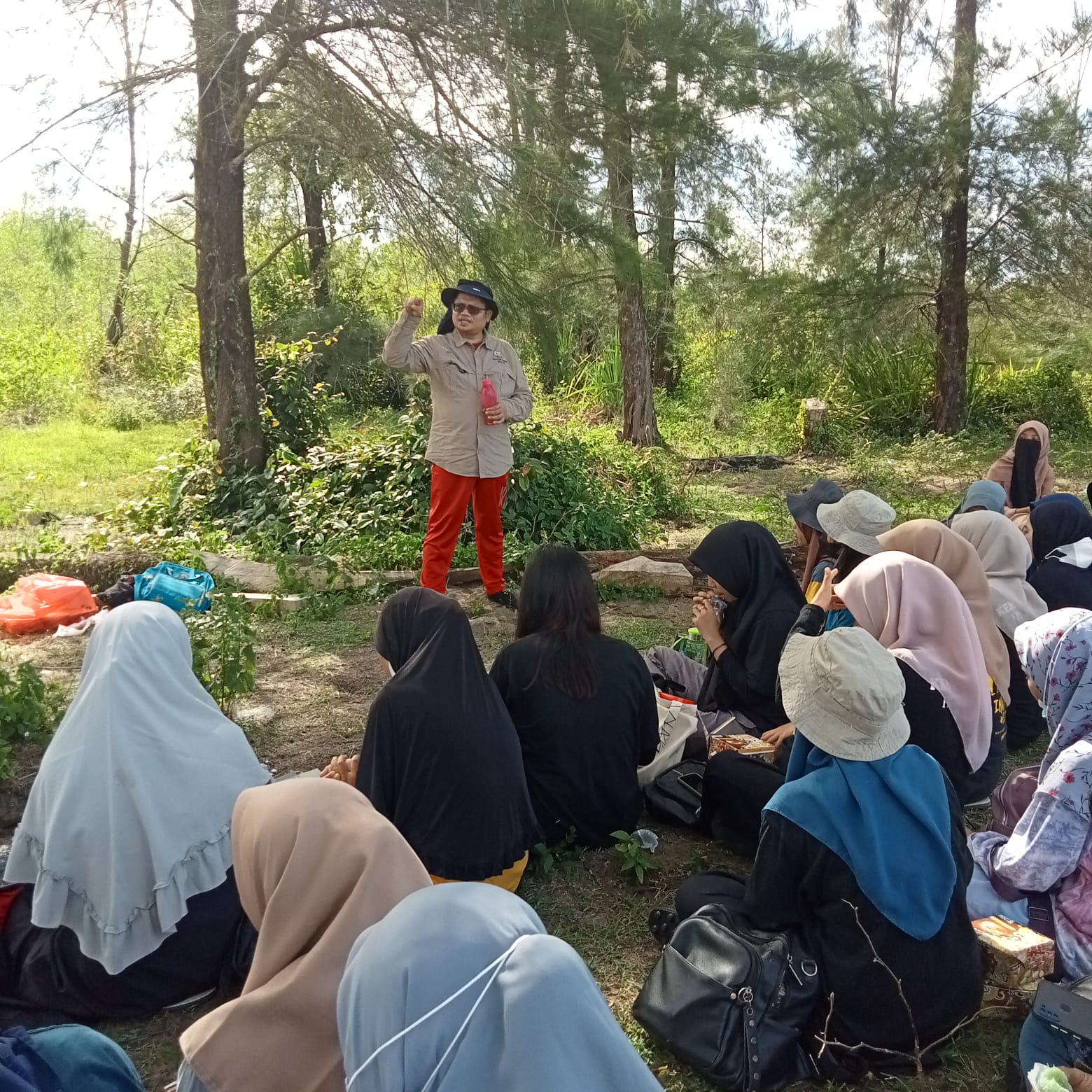 Lecturer of USU Gave Mangrove Public Lecture at FPIK UTU