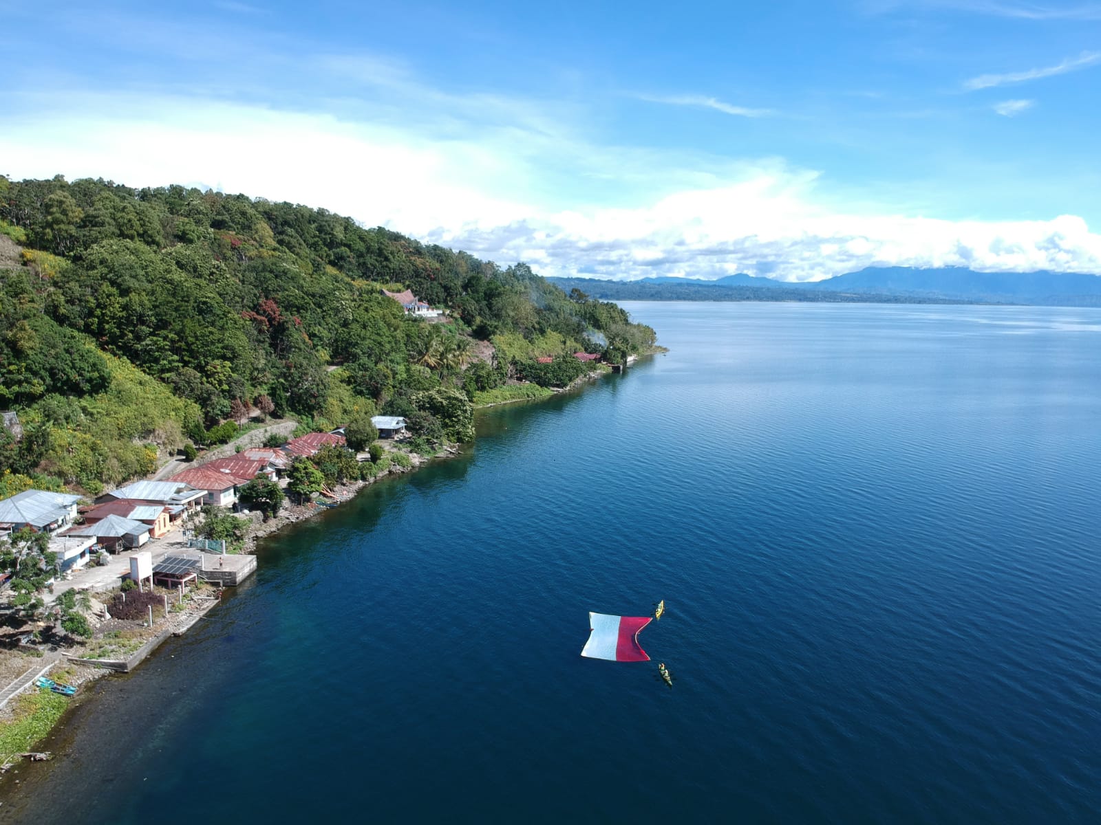 Collaboration of Anak Negeri, Kompas USU and UI Mapala Explore Toba Nature