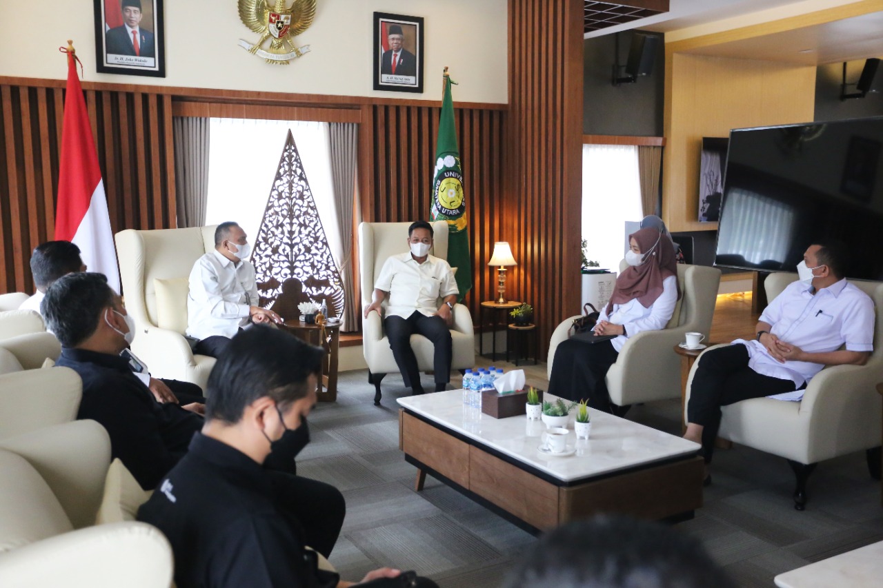 USU Students in the Field Given BPJS Employment Insurance