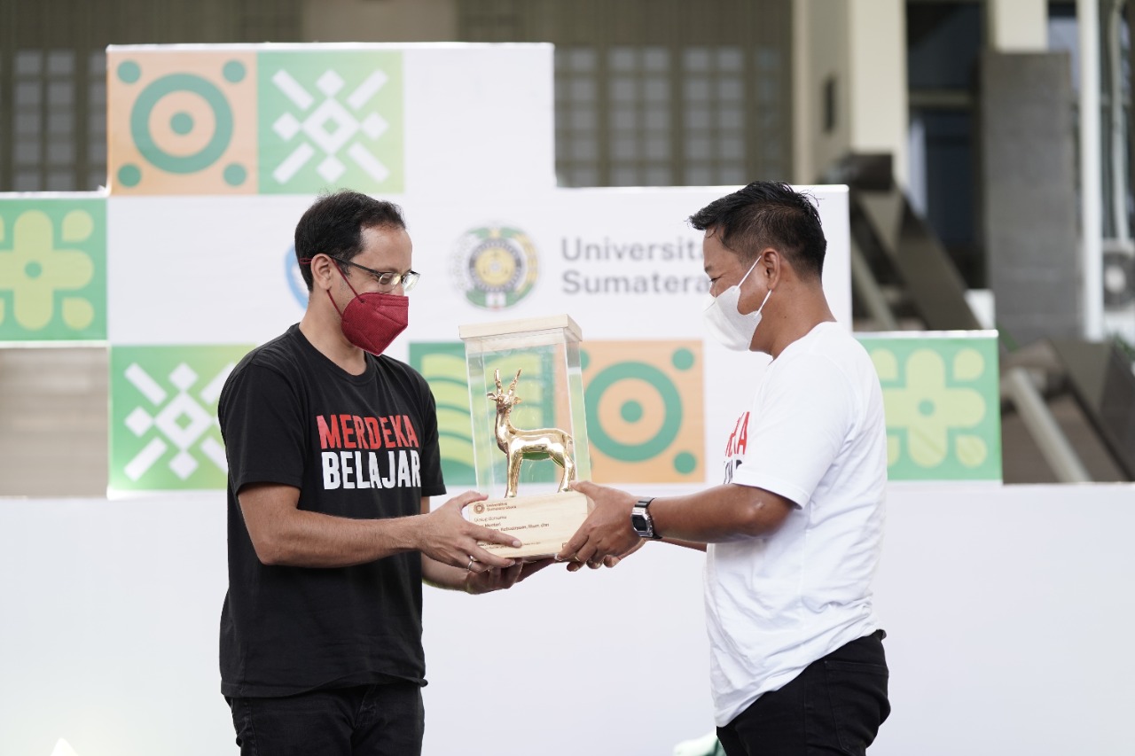 Minister Nadiem Makarim Praises USU's MBKM Program Involving Local Partners