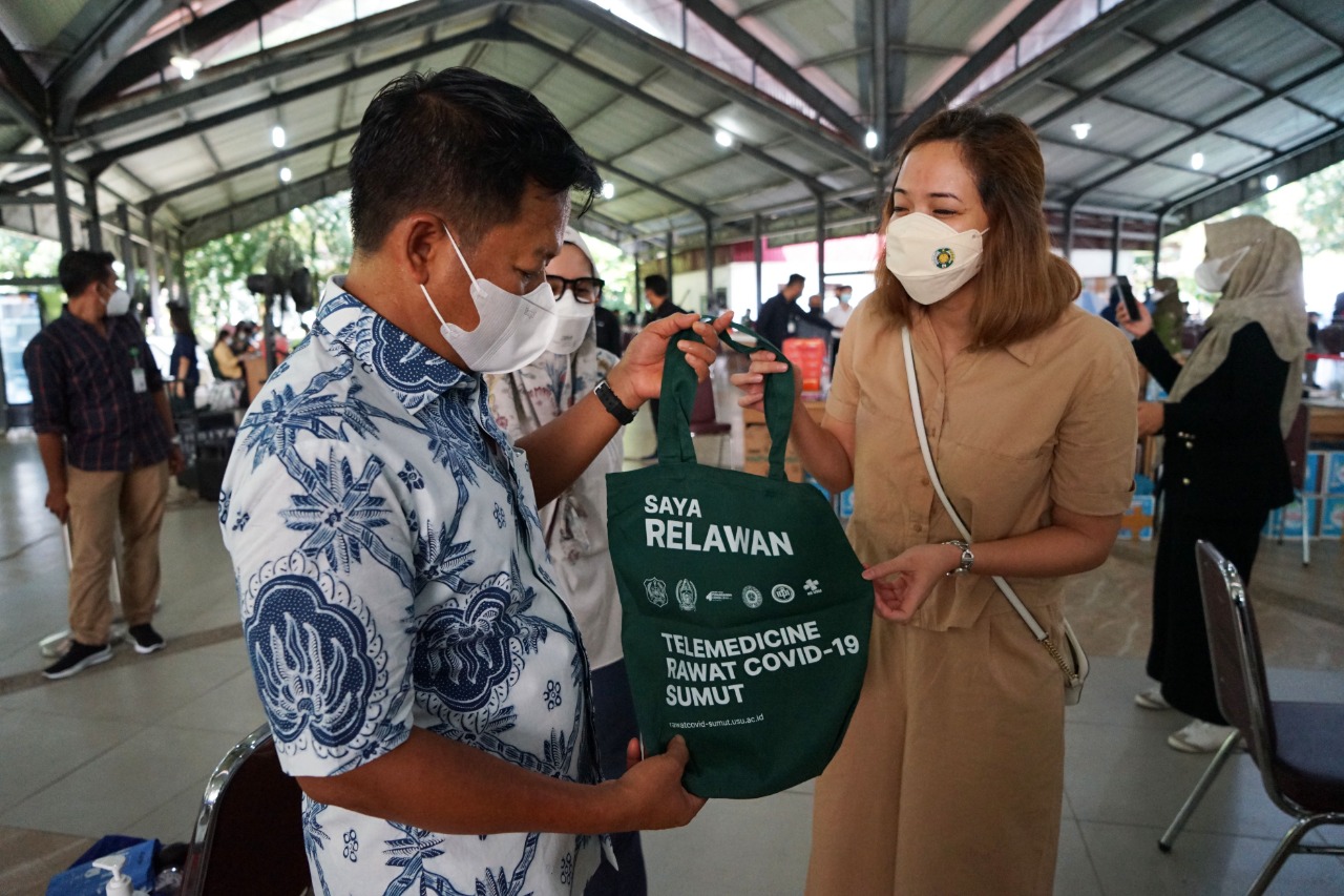 USU Rector Urges Students to Participate in Covid-19 Vaccine after PCR Swab