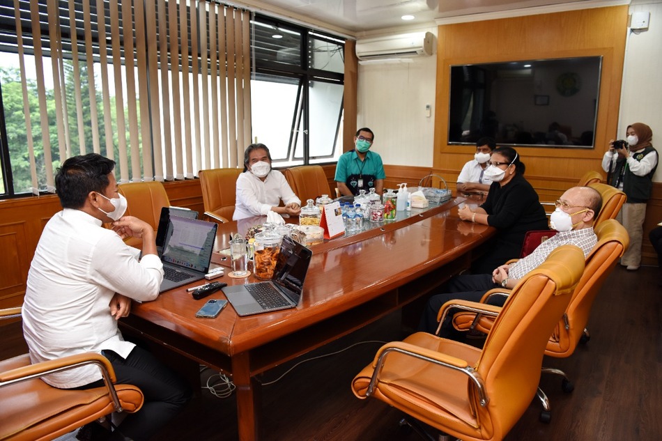 Declaration of Vaccines for pregnant women, POGI meets USU Rector
