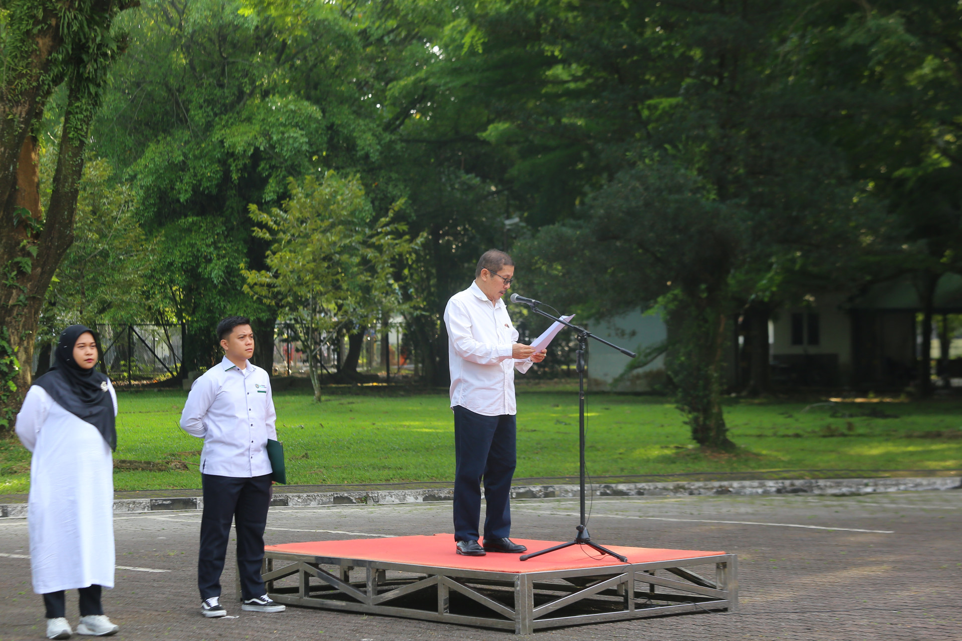 Vice Rector IV Leads Morning Meeting to Discuss RKA and IKU 8