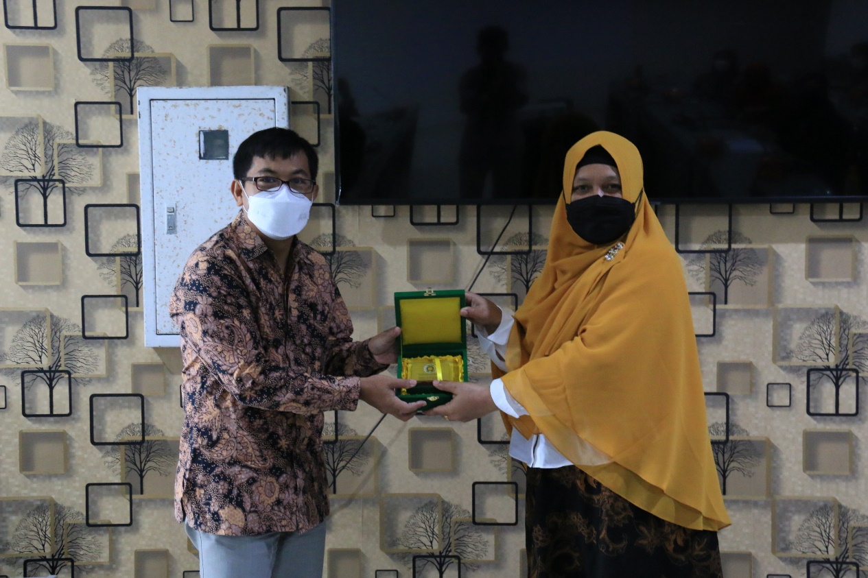 Studi Banding FIKES UNSOED ke FKM USU