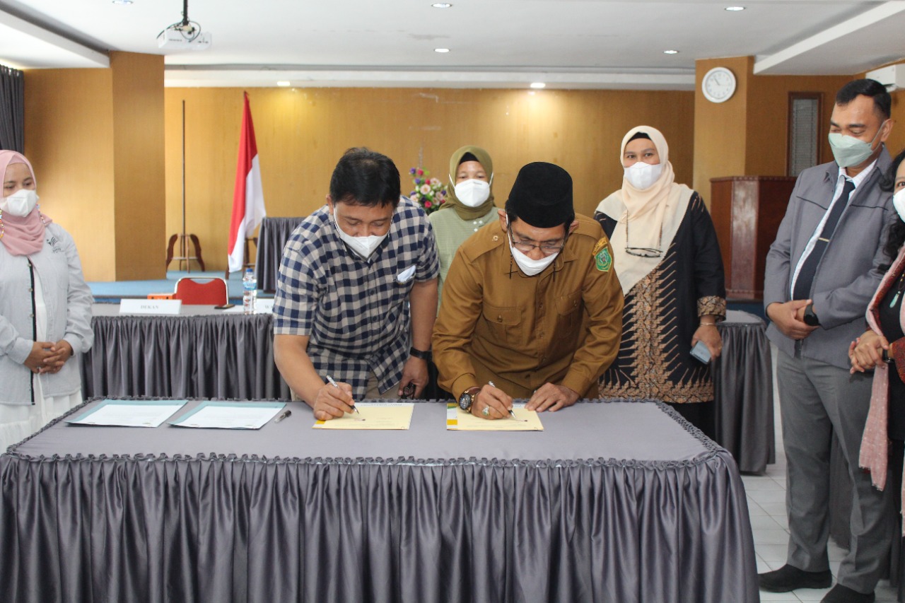 MoA signing between FMIPA and Sayur Matua Padang Lawas Village Government