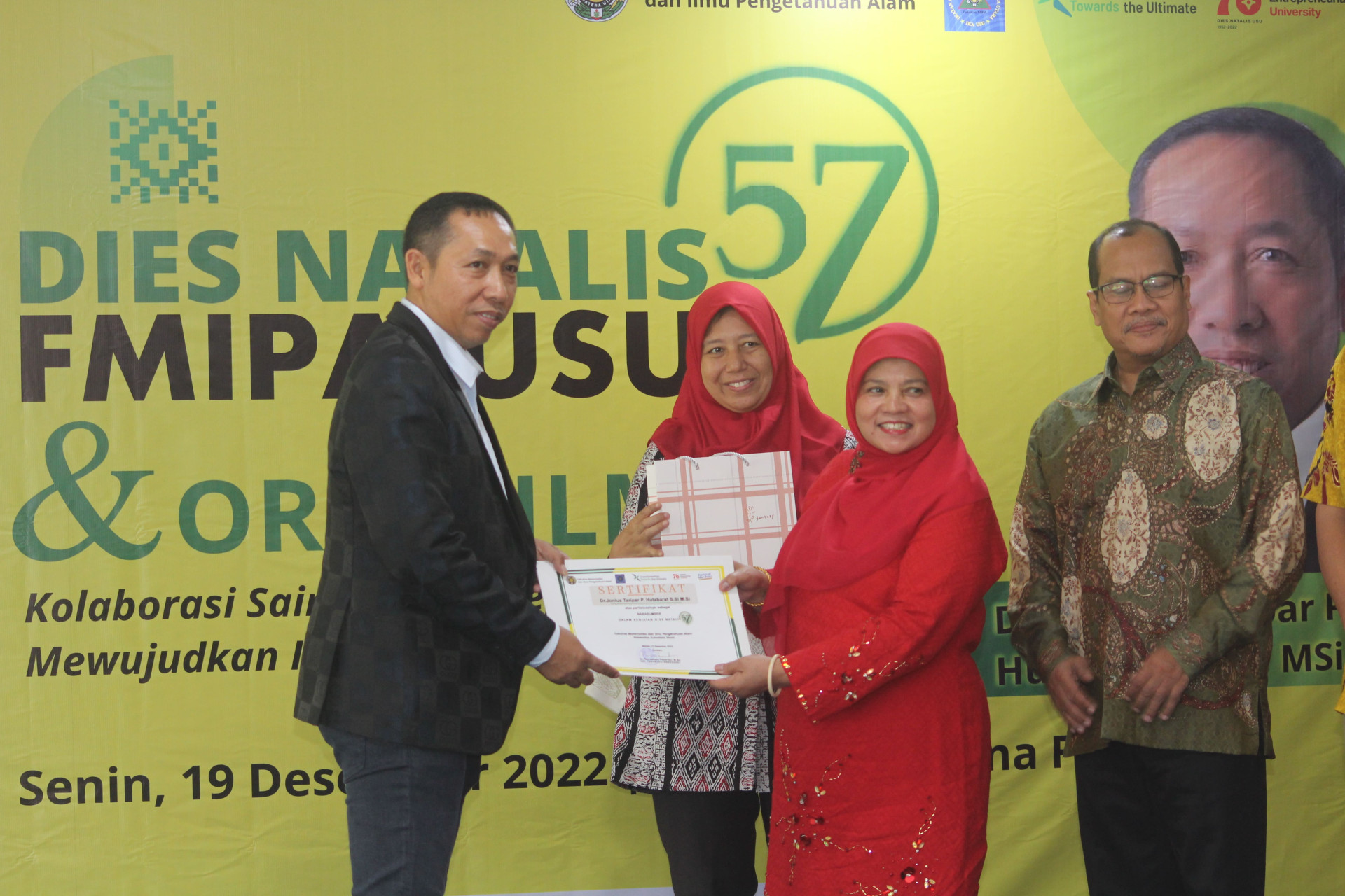 SCIENTIFIC ORATION COLORED THE PEAK OF THE 57TH ANNIVERSARY OF FMIPA