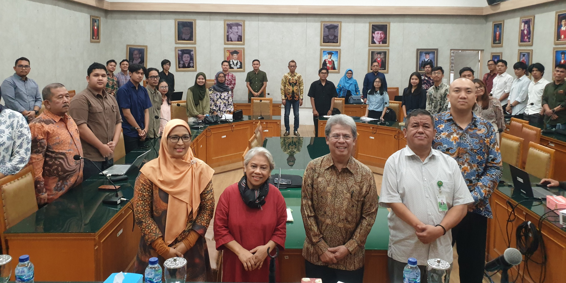 KULIAH PAKAR, Prof. Dr. Todung Mulya Lubis, S.H., LL.M : “NEGARA KESEJAHTERAAN DALAM PERSPEKTIF SEJARAH DAN KONSTITUSI”