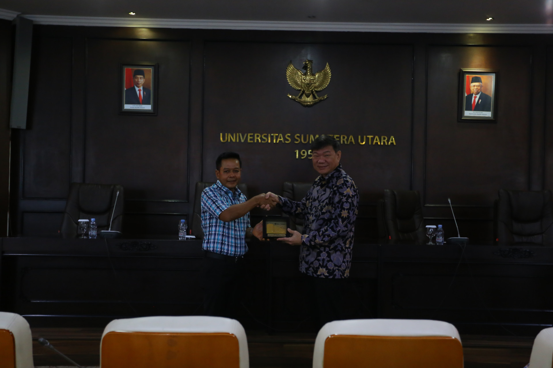 USU Welcomes Singaporean Ambassador for Inspiring Public Lecture