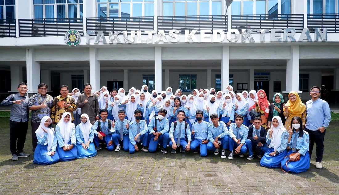 Dharma Patra Sei Lapan Private High School Visit
