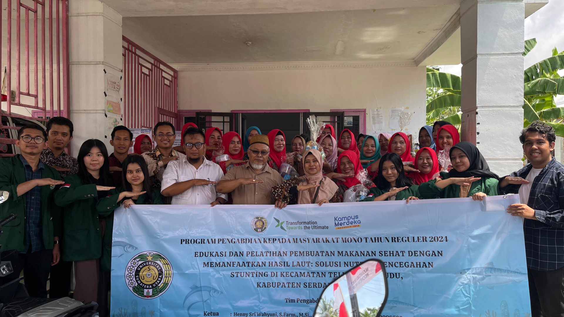 Pengabdian kepada Masyarakat: Edukasi dan Pelatihan Pembuatan Makanan Sehat dengan Memanfaatkan Hasil Laut