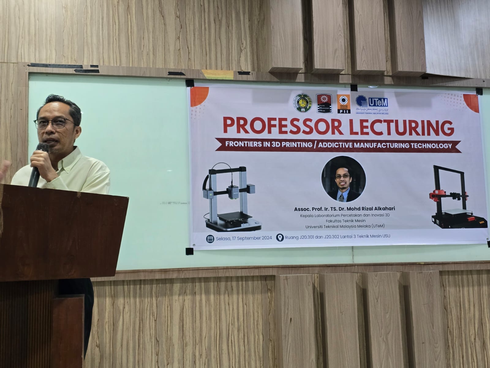 Professor Lecturing In Additive Manufacturing | Fakultas Teknik ...