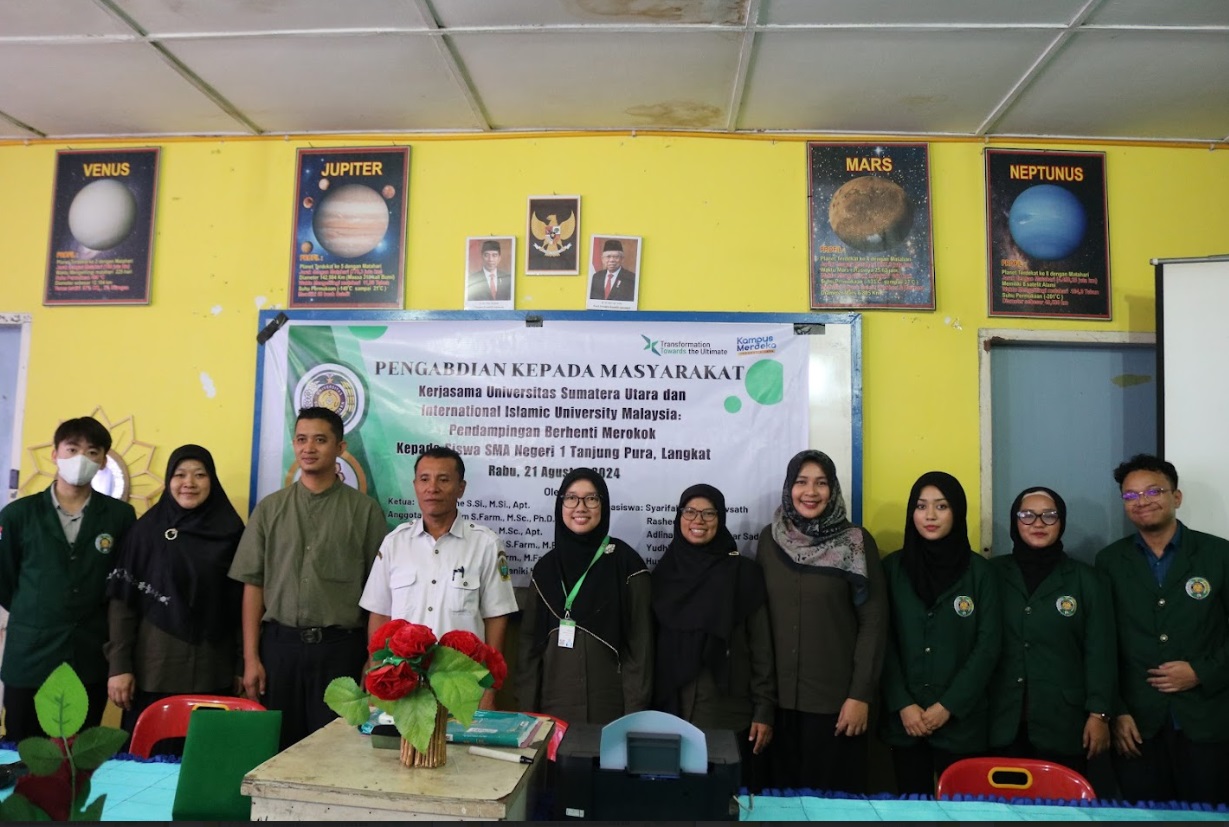 Community Service: USU Faculty of Pharmacy and International Islamic University Malaysia Lecturers Provide Smoking Cessation Assistance to High School Students