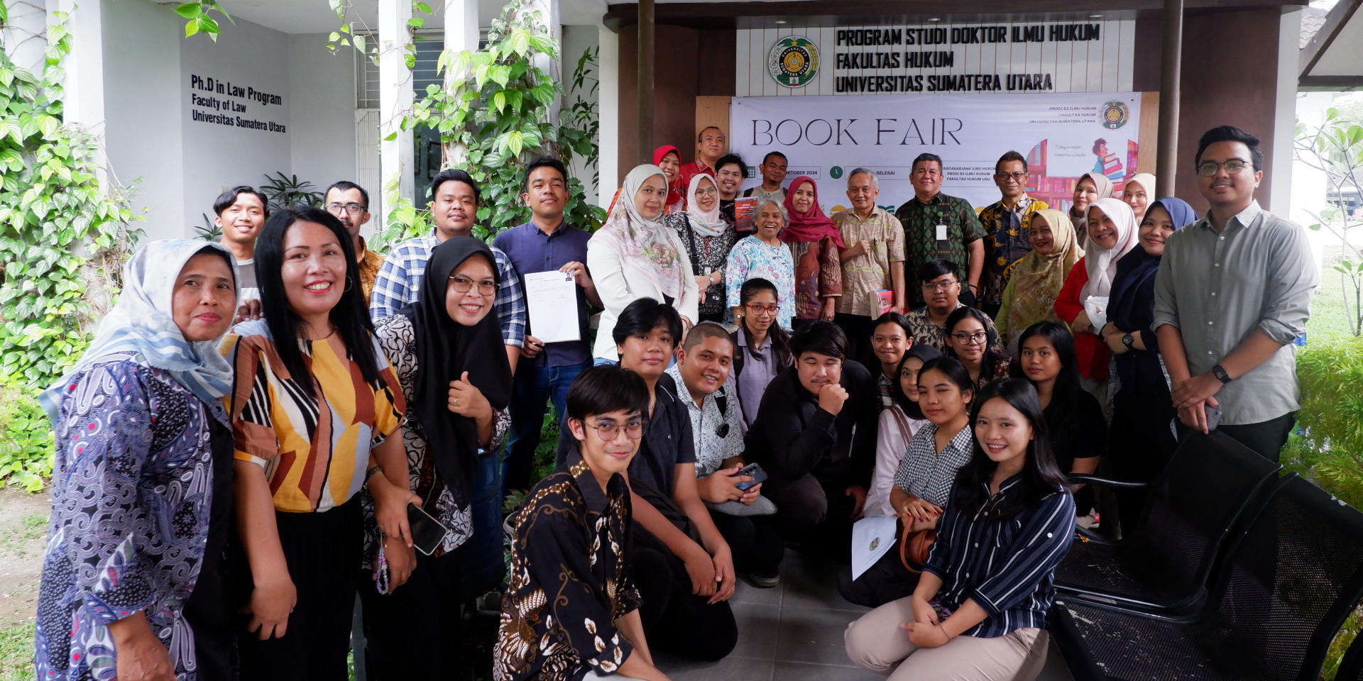 Program Studi Doktor Ilmu Hukum USU Gelar Book Fair 2024