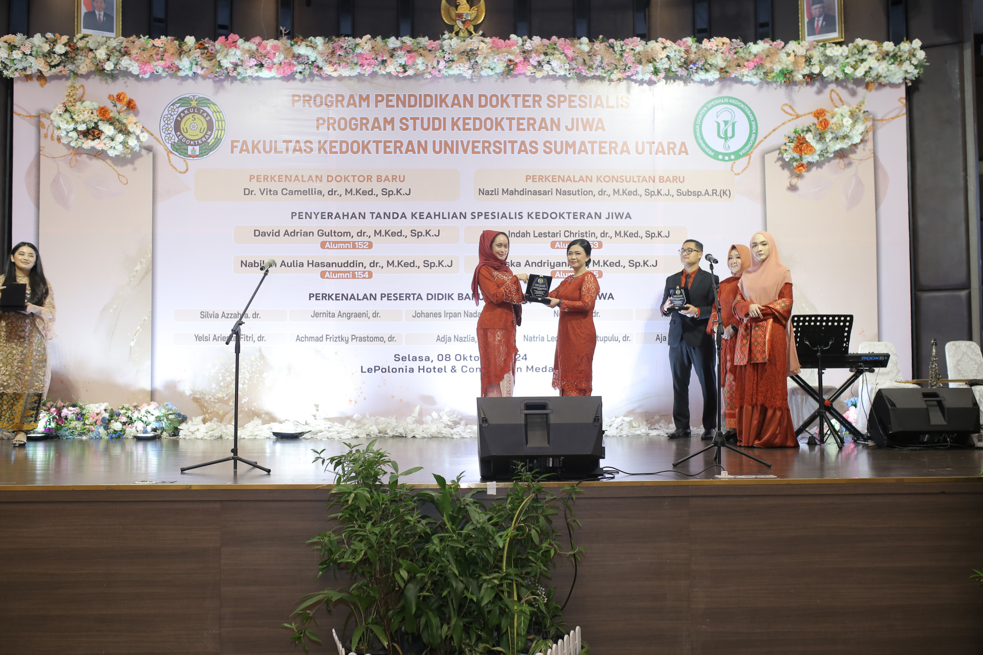 Penyerahan Tanda Keahlian Spesialis Kedokteran Jiwa dan Perkenalan Peserta Didik Baru PPDS Kedokteran Jiwa Fakultas Kedokteran Universitas Sumatera Utara