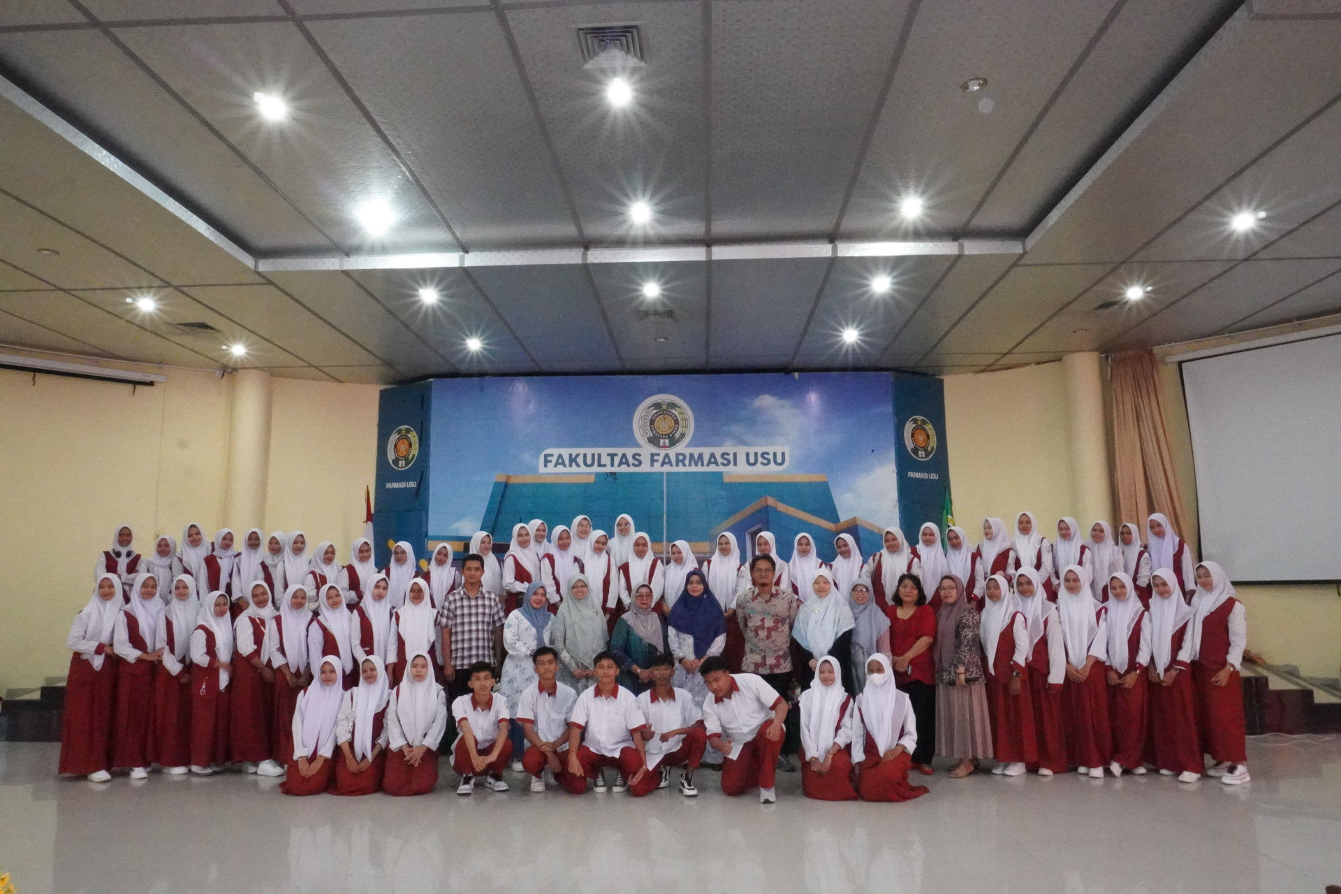 A Visit from SMK Kesehatan As Syifa School Banda Aceh to USU Faculty of Pharmacy