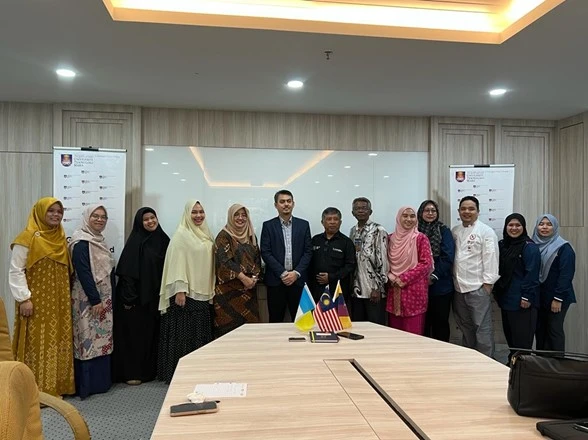 Building Strategic Collaboration with International Partners: Faculty of Vocational Education USU and UiTM
