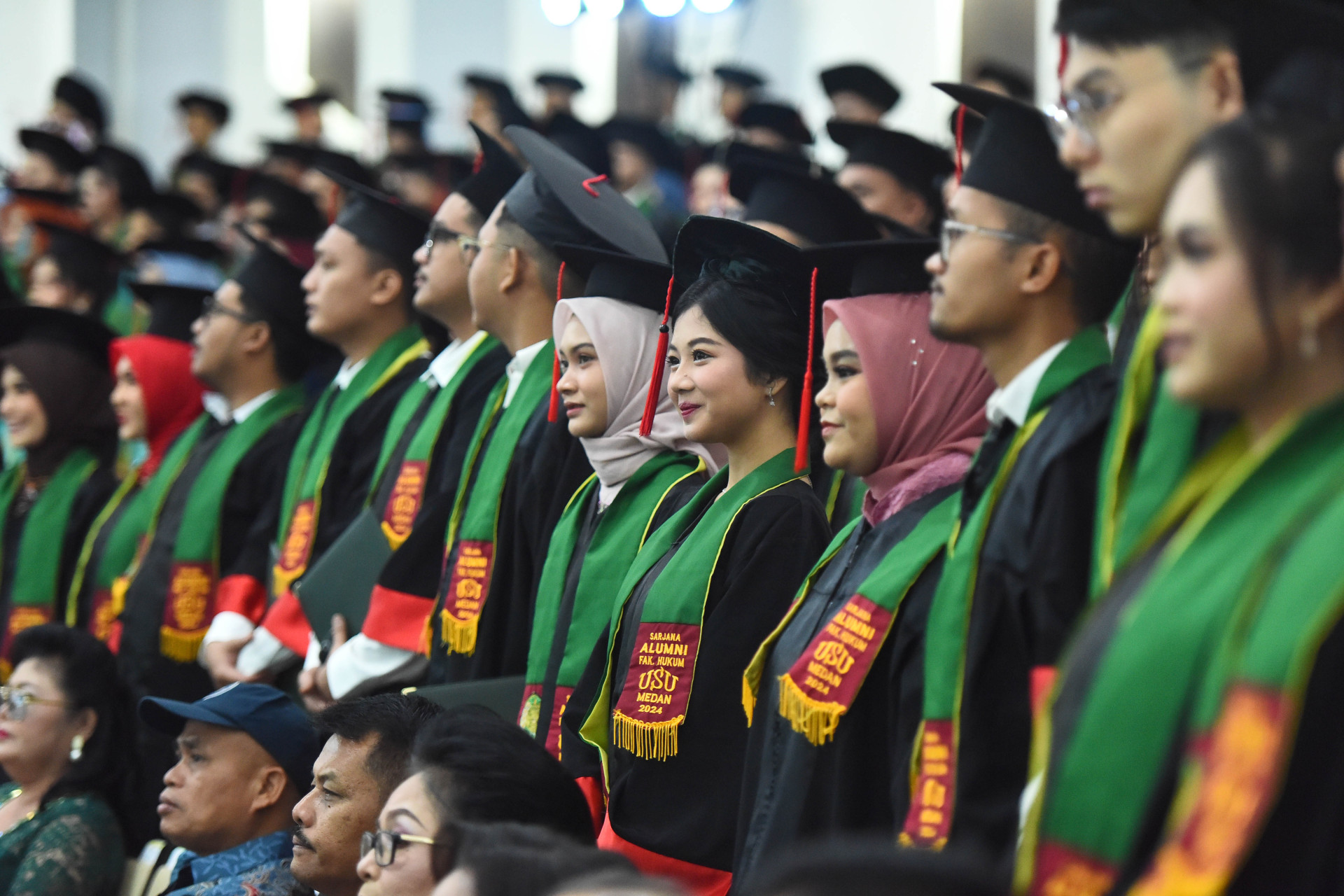 USU Inaugurates 2,602 Graduates, Rector Emphasizes the Importance of Digital Culture