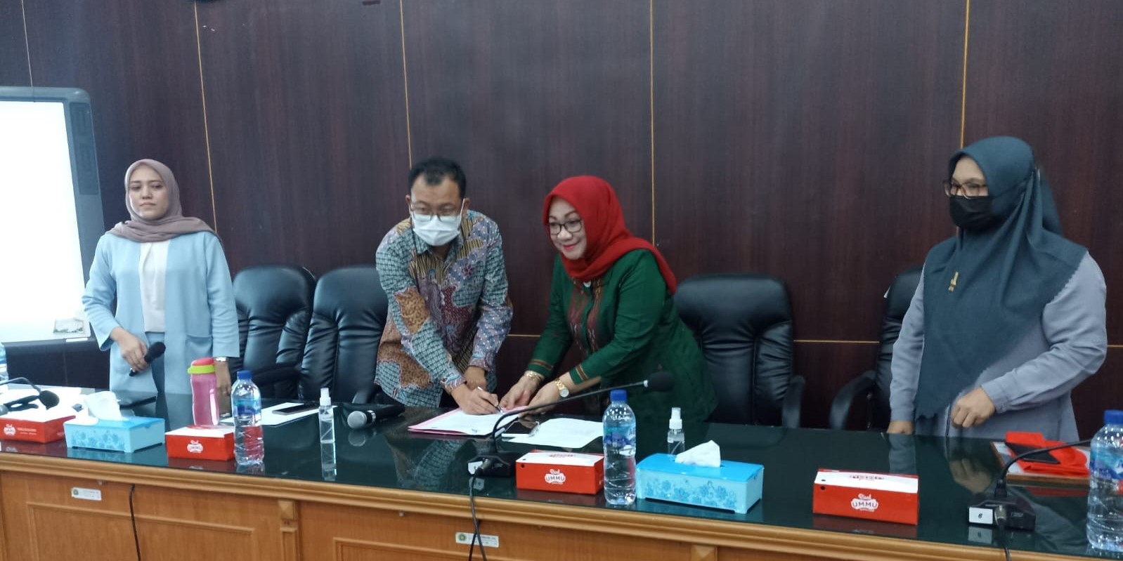 Signing of MoA FH USU with PT. Capella Multidana as well as Socialization of Financial Literacy, and Inclusion to Students