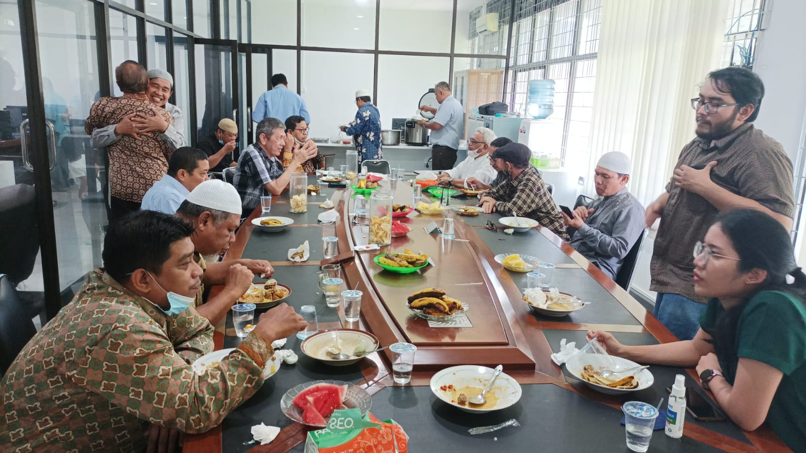 Dosen DTE Gelar Halal Bihalal dengan Para Senior
