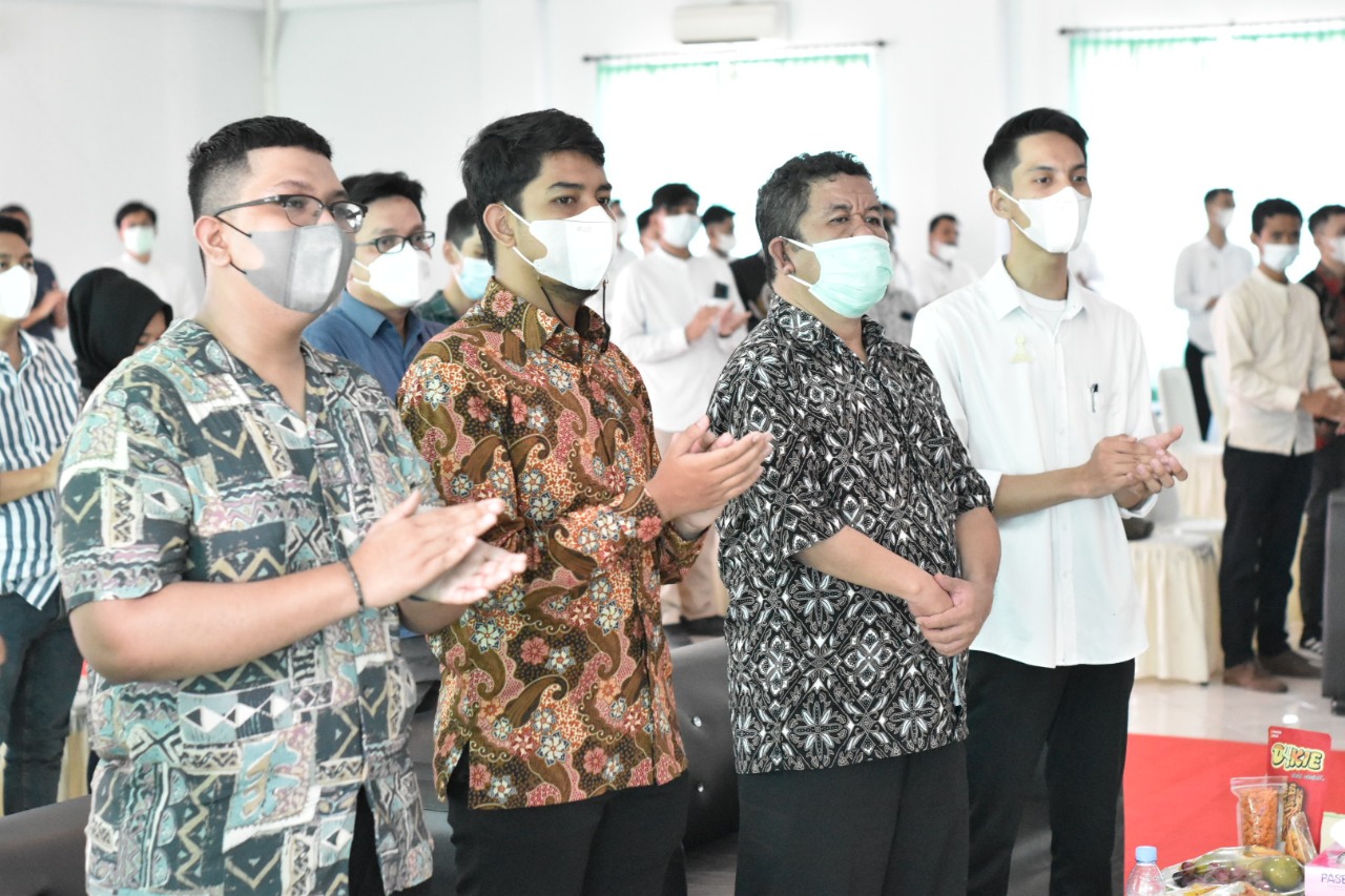 Dean of the Faculty of Law USU Attends the Inauguration of HIPMI PT USU Board
