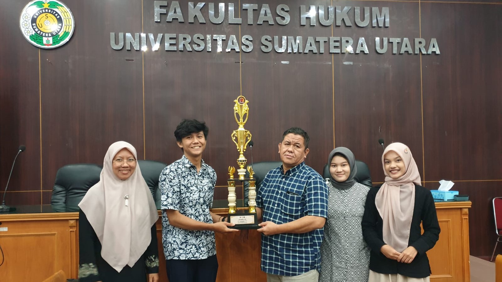 USU Faculty of Law Delegation Team Students Win 3rd Place in UIN Sayyid Ali Rahmatullah Law Fair Scientific Writing Competition