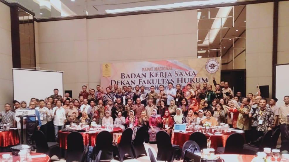 Dekan dan Wakil Dekan I Fakultas Hukum USU Hadiri Rapat Badan Kerja Sama (BKS) Dekan Fakultas Hukum Perguruan Tinggi Negeri Se-Indonesia