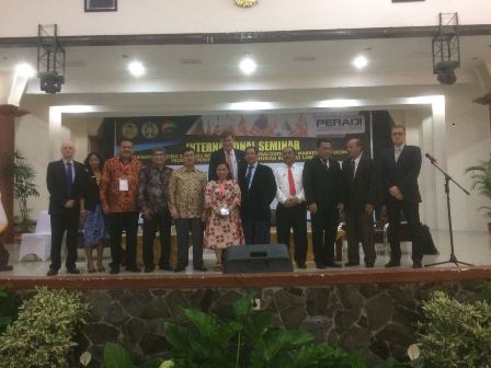 FAKULTAS HUKUM USU BEKERJASAMA DENGAN DPN PERADI MENYELENGGARAKAN SEMINAR BERTARAF INTERNASIONAL
