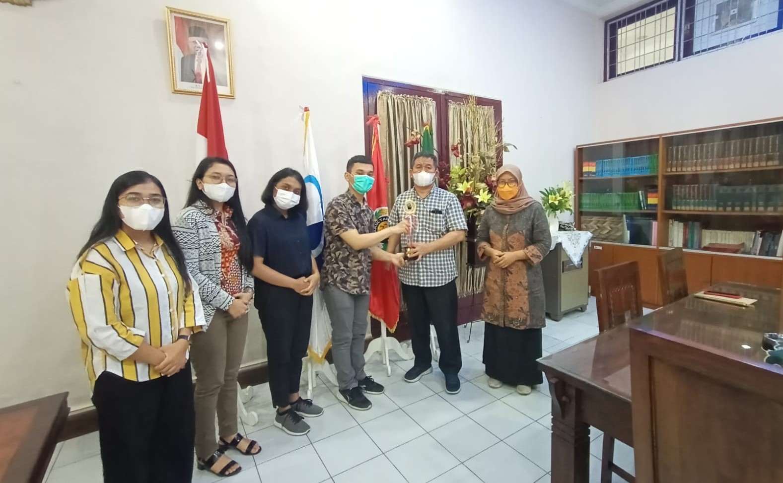 Mahasiswa Delegasi FH USU Raih Juara II Kompetisi Debat Hukum Nasional, Diponegoro Law Fair 2021