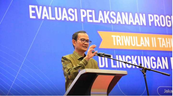 Ditjen Diktiristek Berikan Penghargaan Capaian IKU PTN dan ZI WBK Tahun 2022