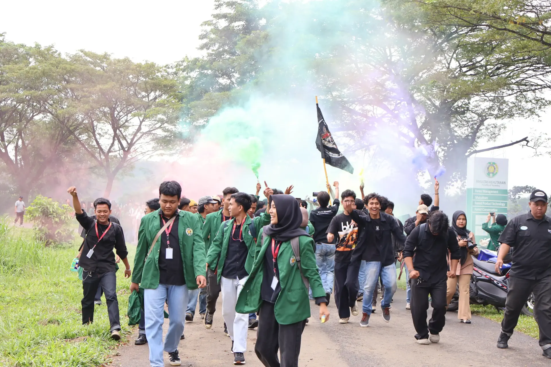 First Day of PKKMB, New Students Receive a Warm Welcome