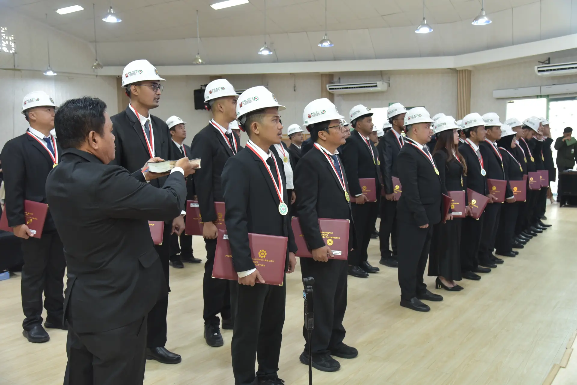 USU Kukuhkan Profesi Insyur Angkatan XVI Semester B